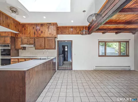 Kitchen - 65 Sidehill Rd, Hamden, CT 06517 photo 4 of 4