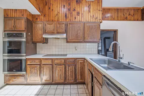 Kitchen - 65 Sidehill Rd, Hamden, CT 06517 photo 2 of 4