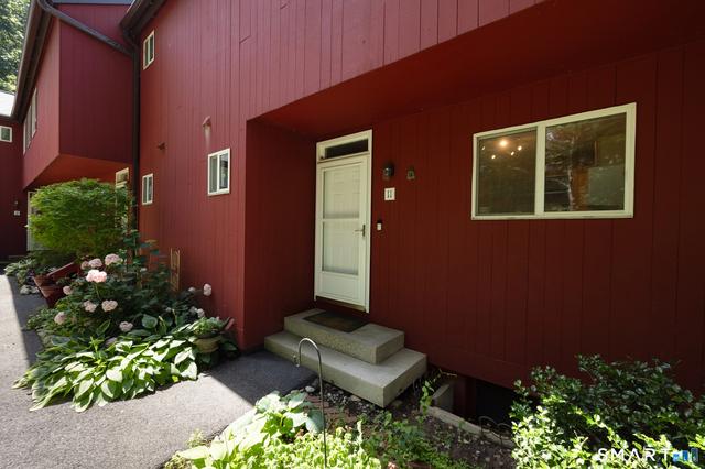 11 Lower Cmns #11, Woodbury, CT 06798