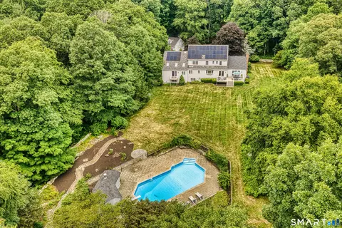 17 Plumtrees Rd, Newtown, CT 06470
