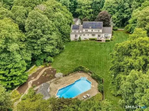 17 Plumtrees Rd, Newtown, CT 06470