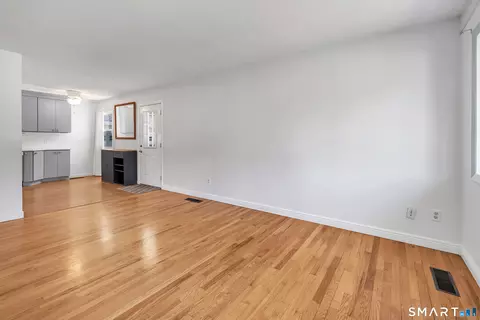 Living - 105 Sunset Dr, Derby, CT 06418 photo 1 of 4