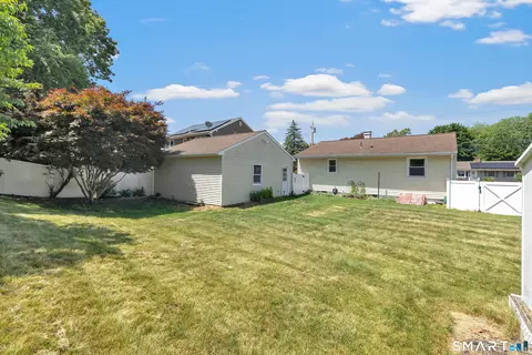 Exterior - 105 Sunset Dr, Derby, CT 06418 photo 6 of 8