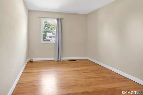 Bedroom - 105 Sunset Dr, Derby, CT 06418 photo 3 of 4