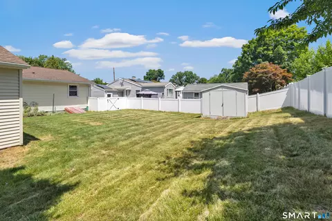 Exterior - 105 Sunset Dr, Derby, CT 06418 photo 5 of 8