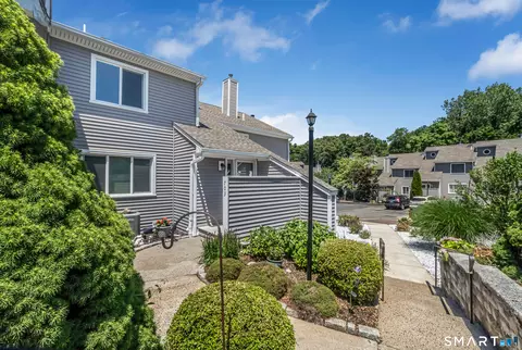 Exterior - 703 Golf Dr #703, East Haven, CT 06512 photo 4 of 12