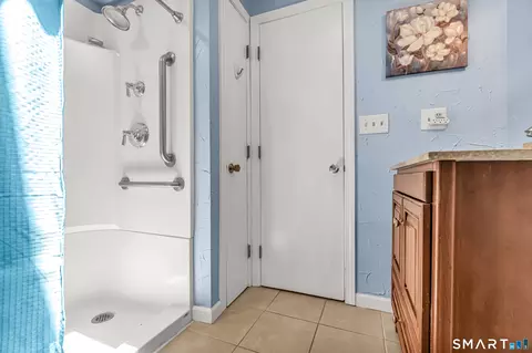 Bath - 703 Golf Dr #703, East Haven, CT 06512 photo 4 of 4