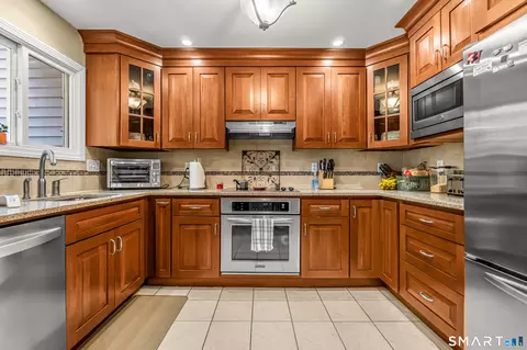 Kitchen - 703 Golf Dr #703, East Haven, CT 06512 photo 1 of 7