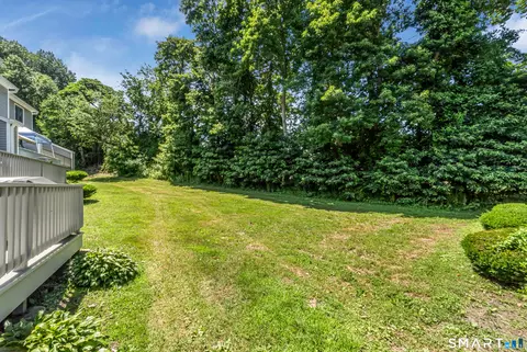Exterior - 703 Golf Dr #703, East Haven, CT 06512 photo 6 of 12