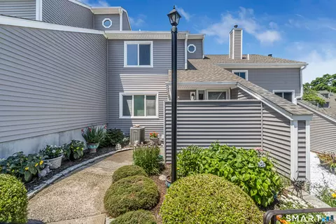 Exterior - 703 Golf Dr #703, East Haven, CT 06512 photo 3 of 12