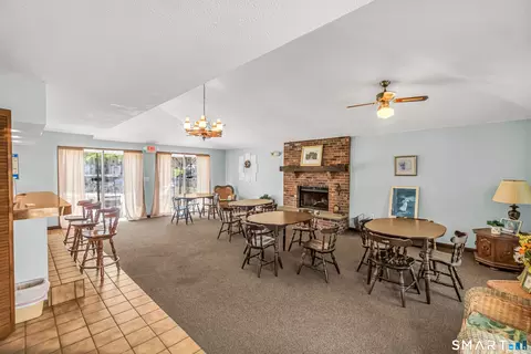 Dining - 703 Golf Dr #703, East Haven, CT 06512 photo 3 of 4