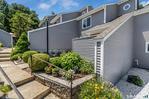 703 Golf Dr #703, East Haven, CT 06512