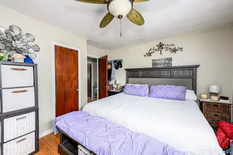 Bedroom - 121 Fourth St, Hamden, CT 06514 photo 4 of 9