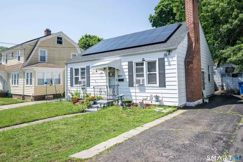 Exterior - 121 Fourth St, Hamden, CT 06514 photo 4 of 7