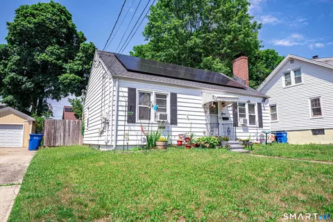 Exterior - 121 Fourth St, Hamden, CT 06514 photo 5 of 7