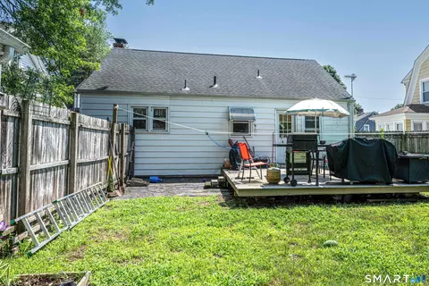 Exterior - 121 Fourth St, Hamden, CT 06514 photo 6 of 7