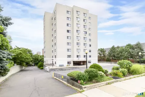 51 Schuyler Ave #3B, Stamford, CT 06902