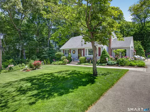 Exterior - 4 Stevens Ave, Ledyard, CT 06339 photo 3 of 10