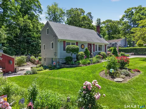Exterior - 4 Stevens Ave, Ledyard, CT 06339 photo 4 of 10