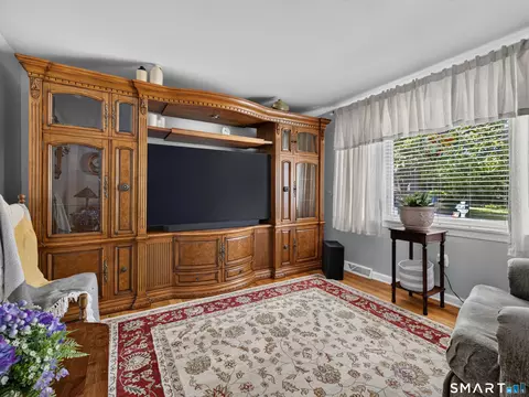 Living - 4 Stevens Ave, Ledyard, CT 06339 photo 2 of 2