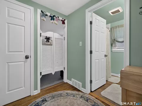 Entry Way - 4 Stevens Ave, Ledyard, CT 06339 photo 2 of 3