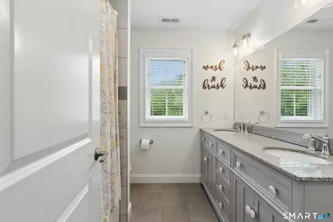 Bath - 1 Percheron Dr, Monroe, CT 06468 photo 2 of 3