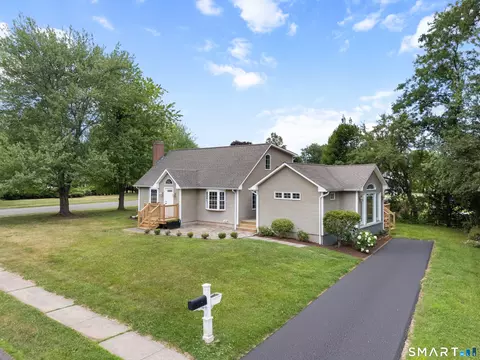 64 Red Top Dr, West Hartford, CT 06110
