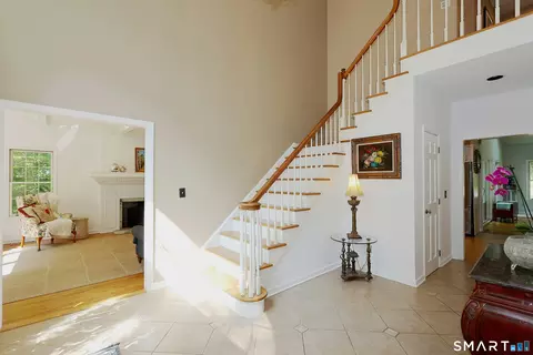 Entry Way - 123 Peaceable St # A, Redding, CT 06896 photo 1 of 5