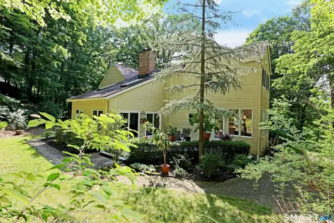 Exterior - 123 Peaceable St # A, Redding, CT 06896 photo 4 of 10