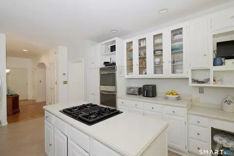 Kitchen - 123 Peaceable St # A, Redding, CT 06896 photo 5 of 5