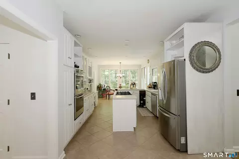 Kitchen - 123 Peaceable St # A, Redding, CT 06896 photo 2 of 5