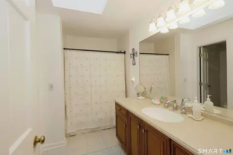 Bath - 123 Peaceable St # A, Redding, CT 06896 photo 3 of 3