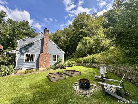 Exterior - 15 Mountain Manor Rd, Sandy Hook, CT 06482 photo 7 of 13