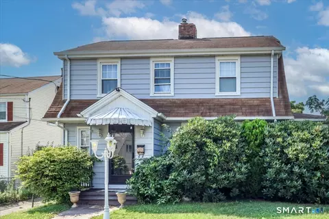 835 Thorme St, Bridgeport, CT 06606