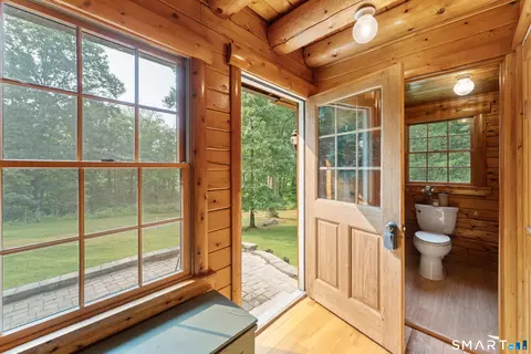 Entry Way - 457 Kemp Rd, Hampton, CT 06247 photo 5 of 5