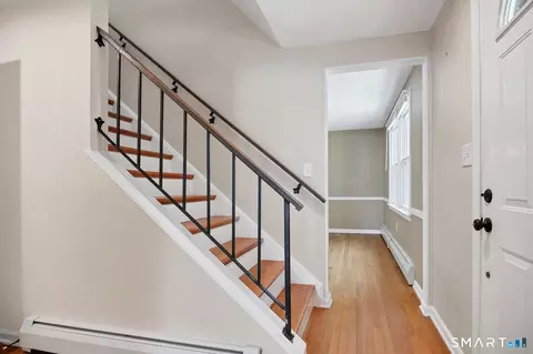 Entry Way - 8 Charter Oak Dr, East Lyme, CT 06333 photo 2 of 3