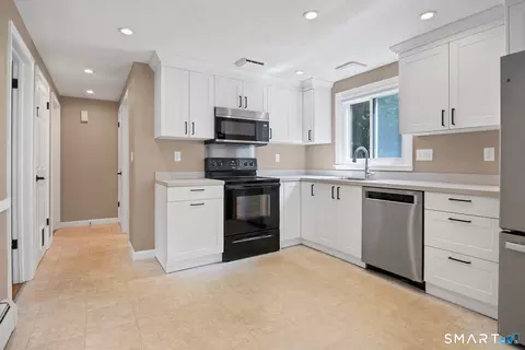 Entry Way - 8 Charter Oak Dr, East Lyme, CT 06333 photo 3 of 3