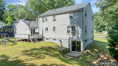 Exterior - 8 Charter Oak Dr, East Lyme, CT 06333 photo 4 of 8