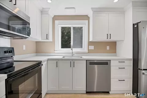 Kitchen - 8 Charter Oak Dr, East Lyme, CT 06333 photo 2 of 4