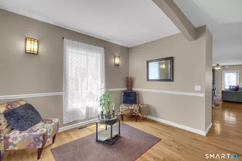 104 Benjamin Ct, Windsor, CT 06095 photo 4