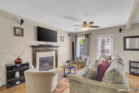 104 Benjamin Ct, Windsor, CT 06095 photo 10