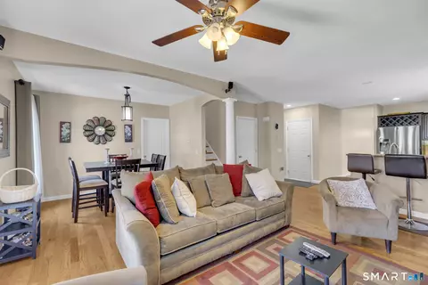 104 Benjamin Ct, Windsor, CT 06095 photo 11