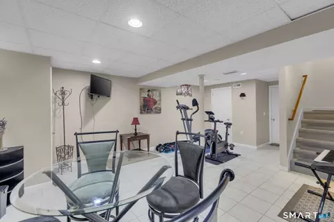 104 Benjamin Ct, Windsor, CT 06095 photo 32