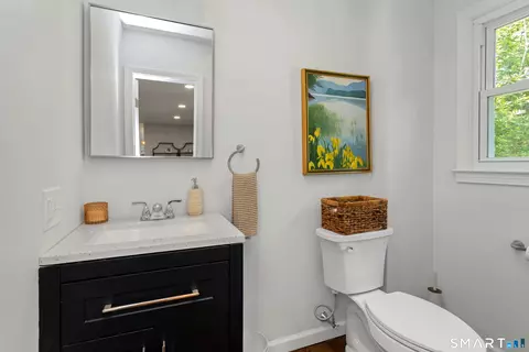 Bath - 75 Silver Spring Ln, Ridgefield, CT 06877 photo 1 of 4