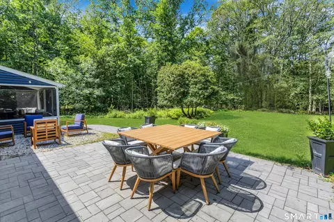 Exterior - 75 Silver Spring Ln, Ridgefield, CT 06877 photo 6 of 8