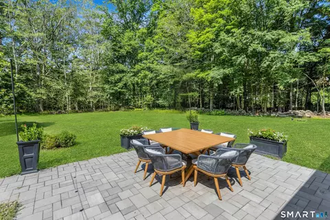 Exterior - 75 Silver Spring Ln, Ridgefield, CT 06877 photo 4 of 8