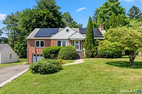 174 Mohawk Dr, West Hartford, CT 06117