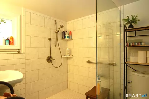 Bath - 67 Tower Rd, Brookfield, CT 06804 photo 3 of 3