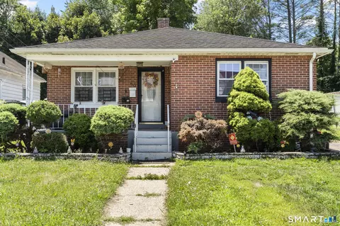 60 Manor Ave, Waterbury, CT 06705