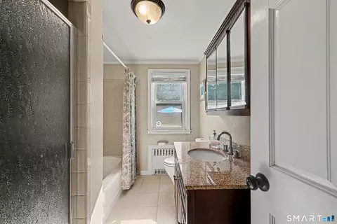 Bath - 524 Ferry Rd, Orange, CT 06477 photo 2 of 2